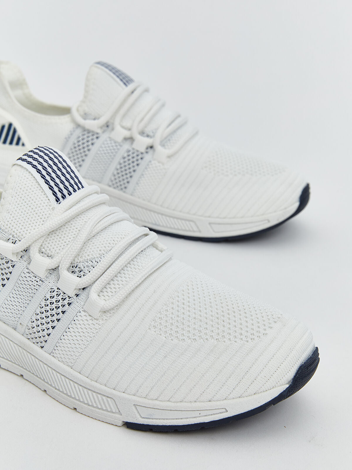 Slip-On Elaborate Men's Sports Shoe