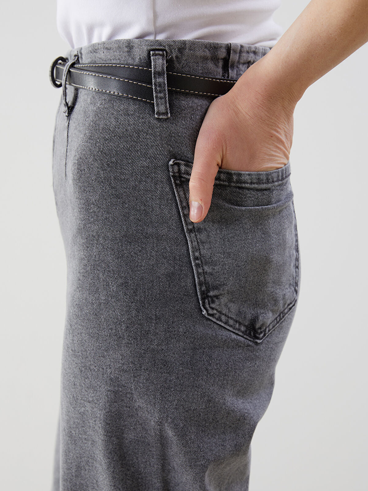 Women’s Belted Wide Leg Jean Pants
