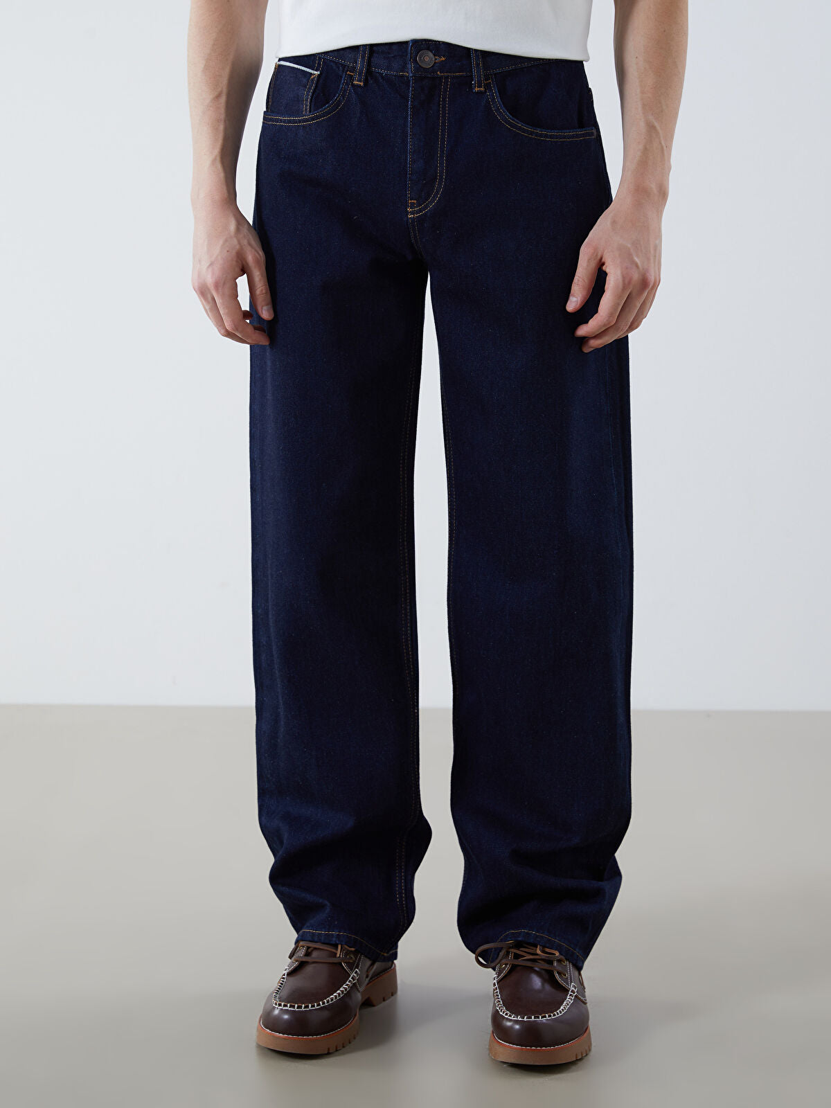 700 Men’s Straight Fit Jeans Pants