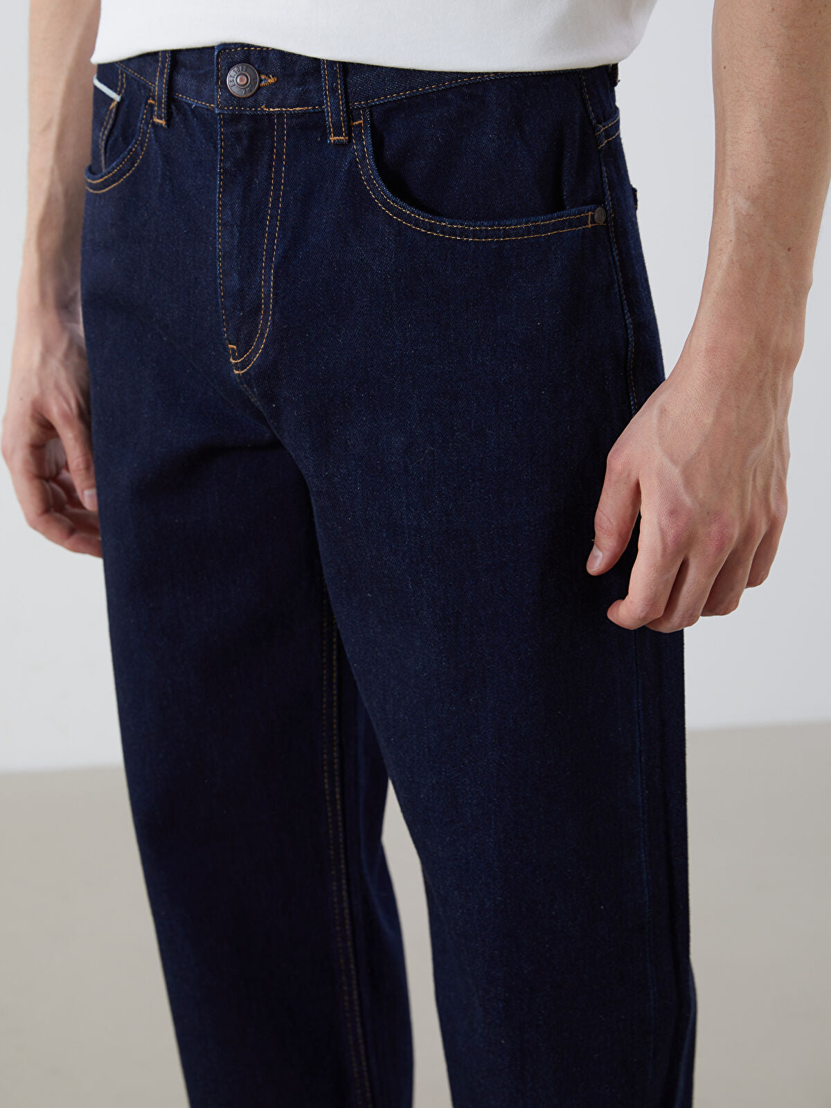 700 Men’s Straight Fit Jeans Pants