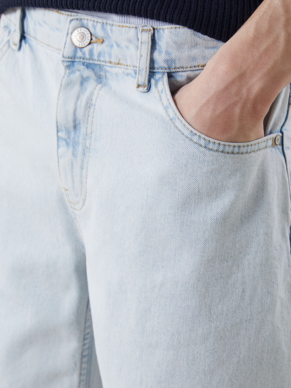 Loose Fit Men's Jean Shorts