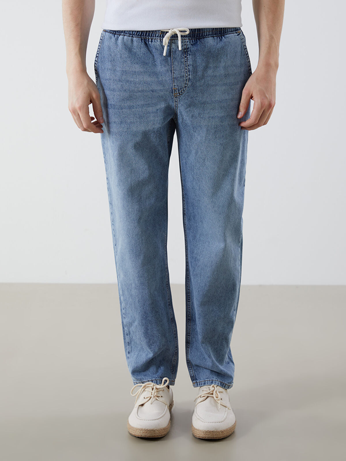 700 Men’s Straight Fit Jeans Pants