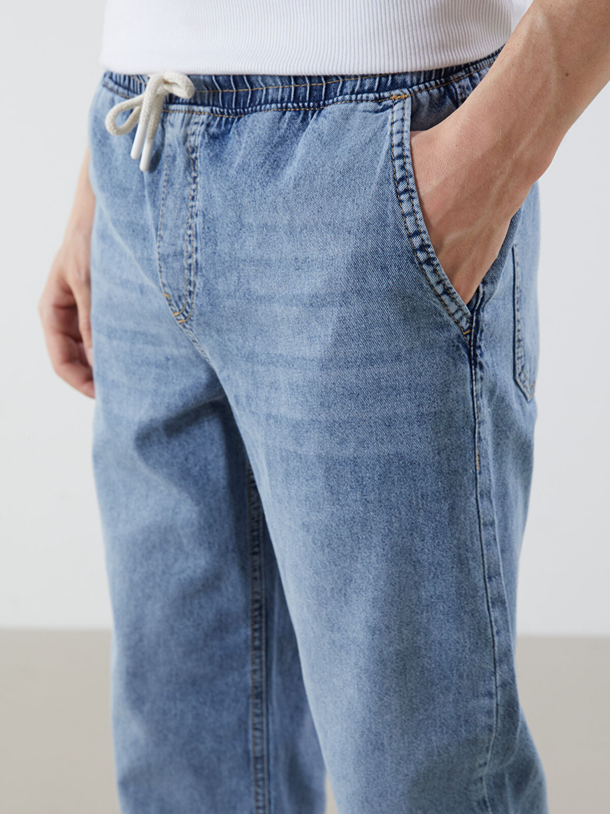700 Men’s Straight Fit Jeans Pants