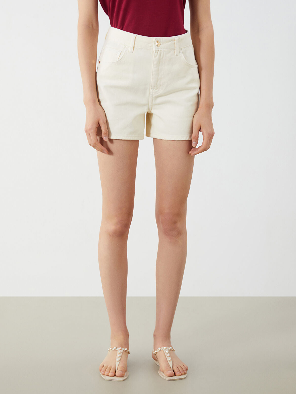 Standard Fit Women's Jeans Short