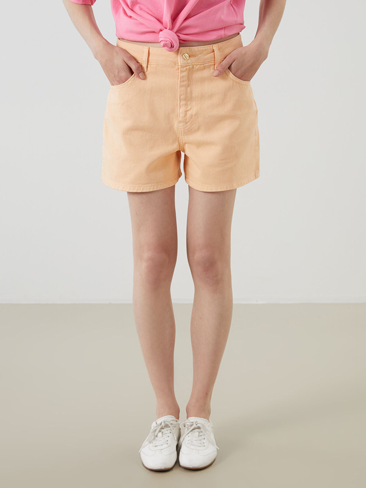 Standard Fit Women's Jeans Short