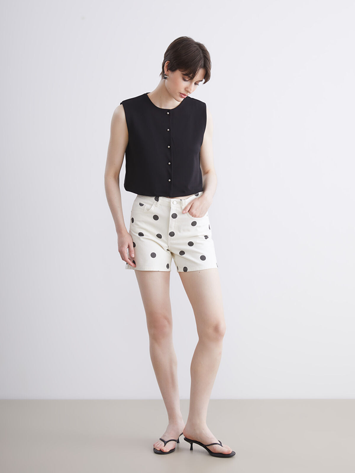 Standard Fit Punctured Women's Jeans Shorts