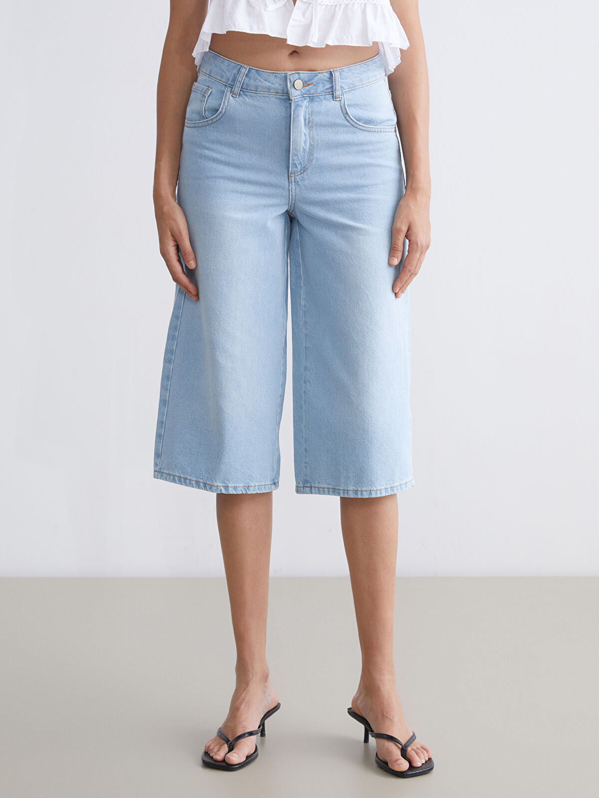 Standard Fit Women's Jeans Shorts