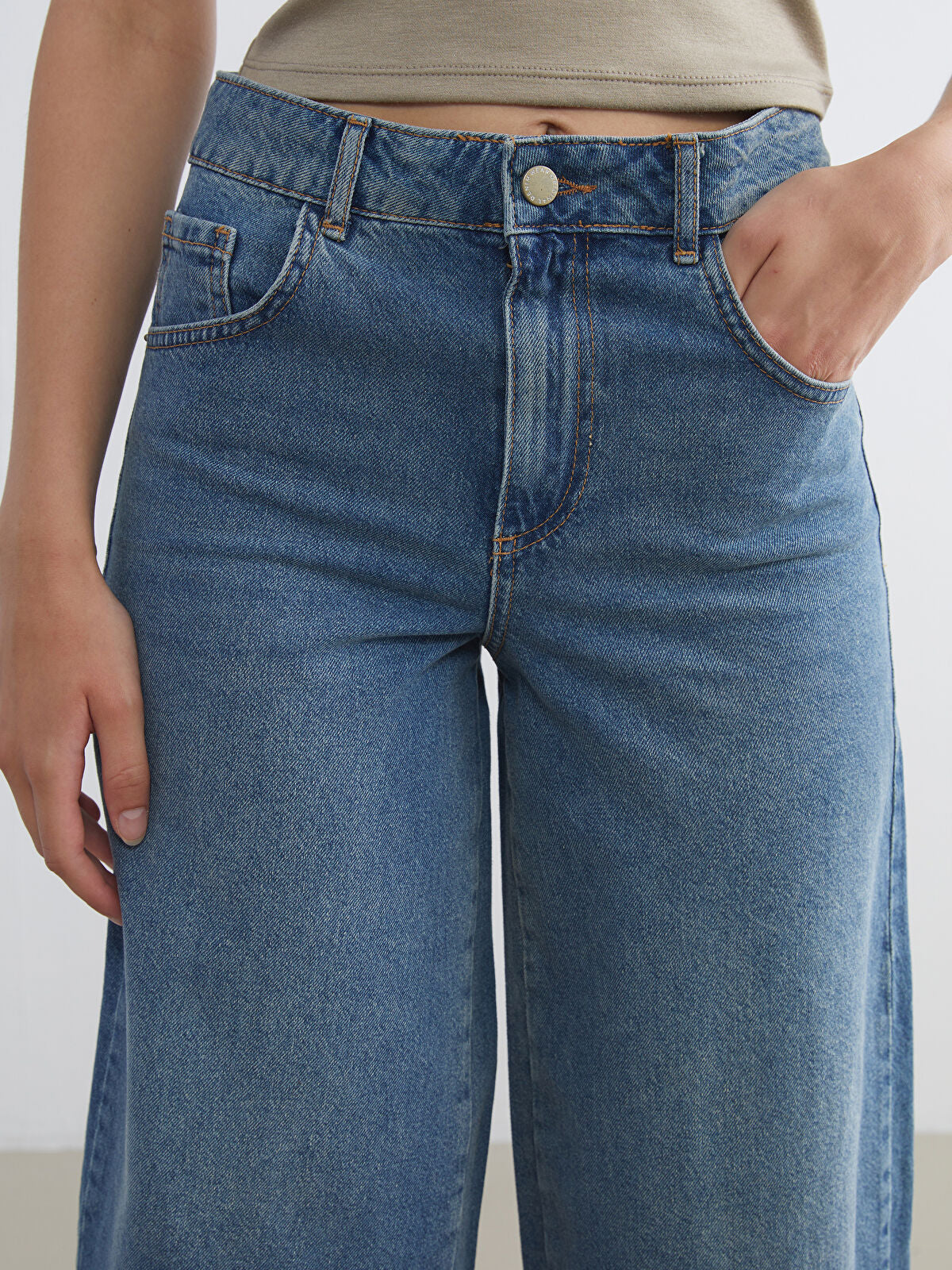 Standard Fit Women's Jeans Shorts
