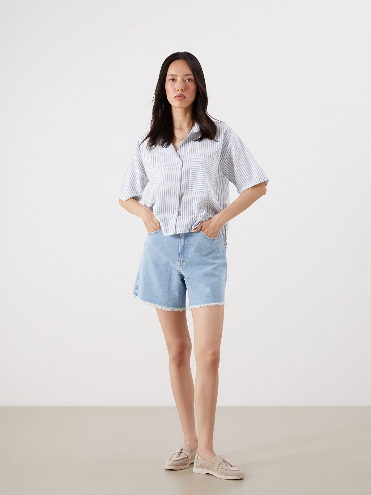 Standard Fit Women's Jeans Short