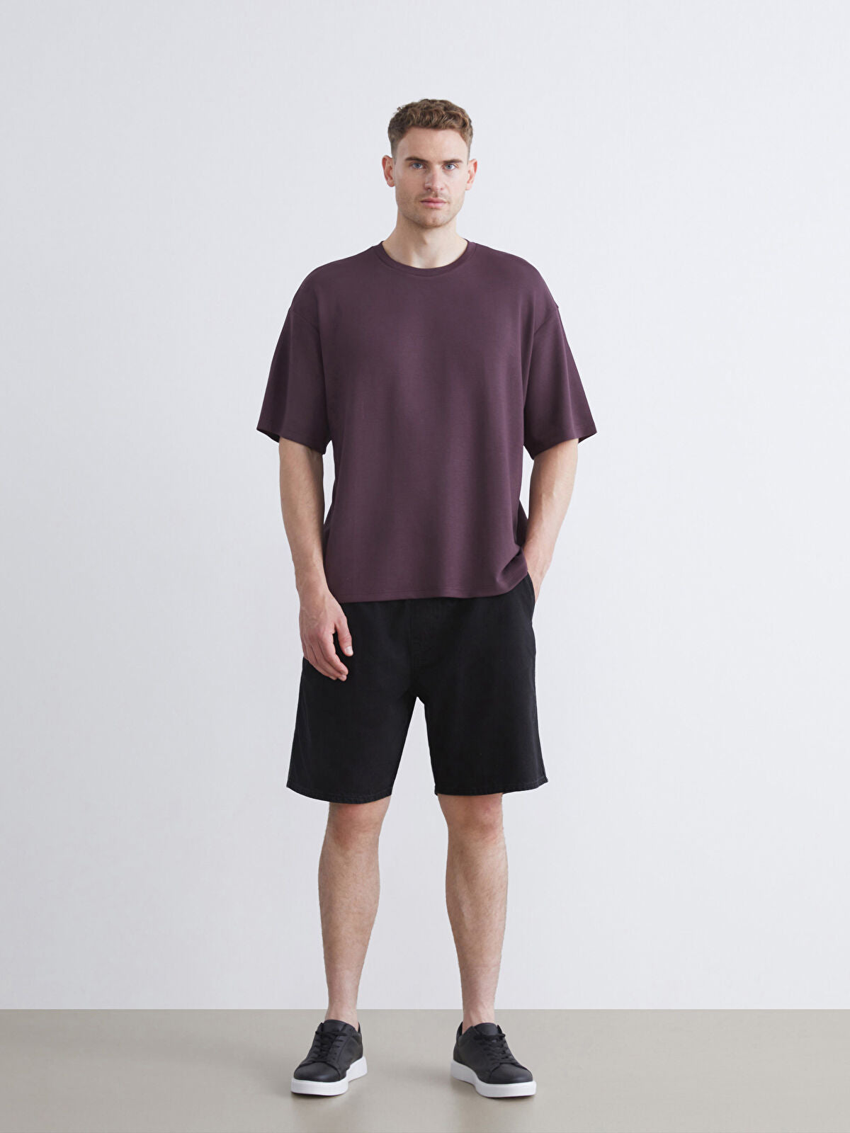 Comfortable Men's Jeans Short with Big Size