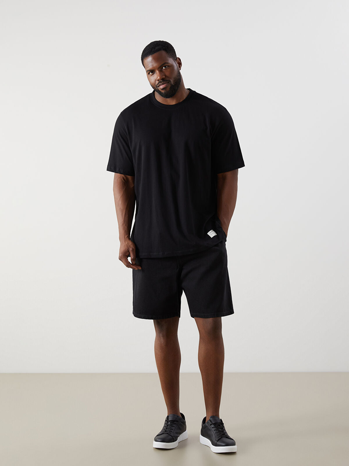 Comfortable Men's Jeans Short with Big Size