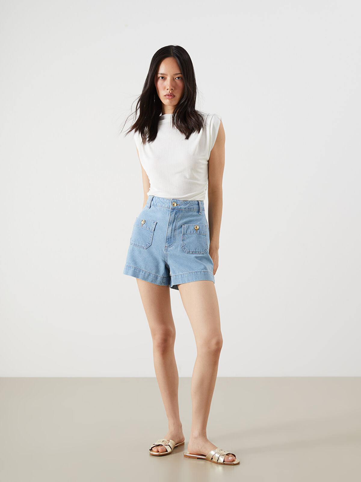 Standard Fit Women's Jeans Short