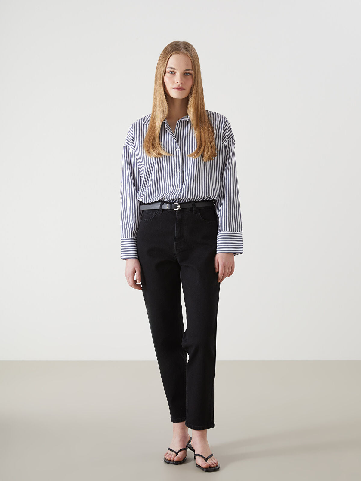 Belted Mom Fit Women's Jeans Pants