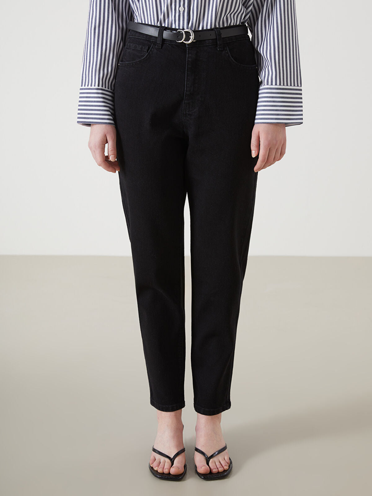 Belted Mom Fit Women's Jeans Pants