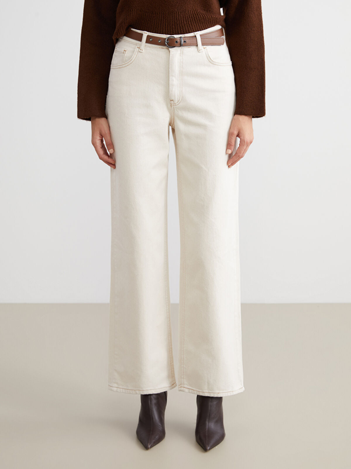 Women’s Belted Wide Leg Jean Pants