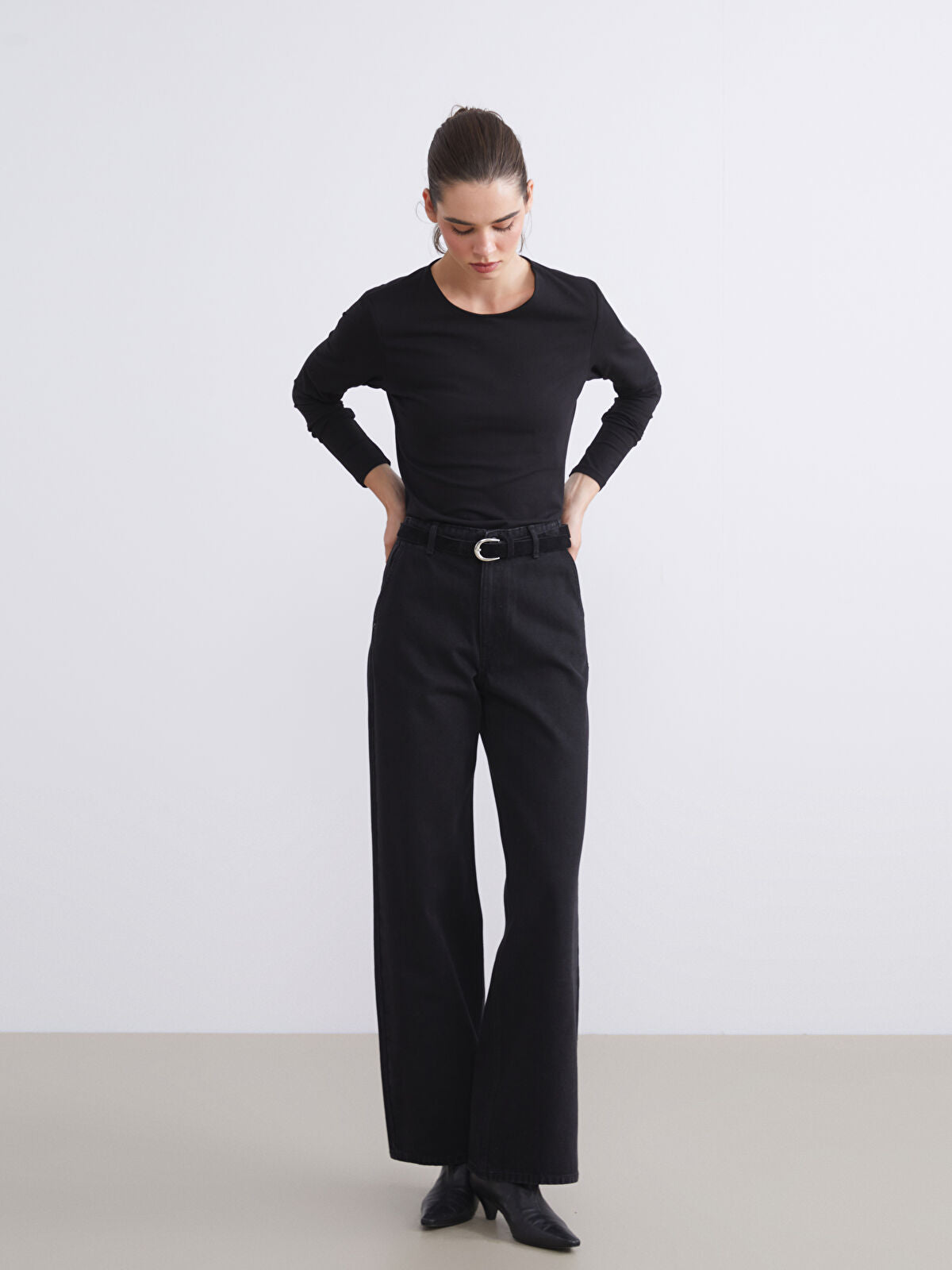 Women’s Belted Wide Leg Jean Pants