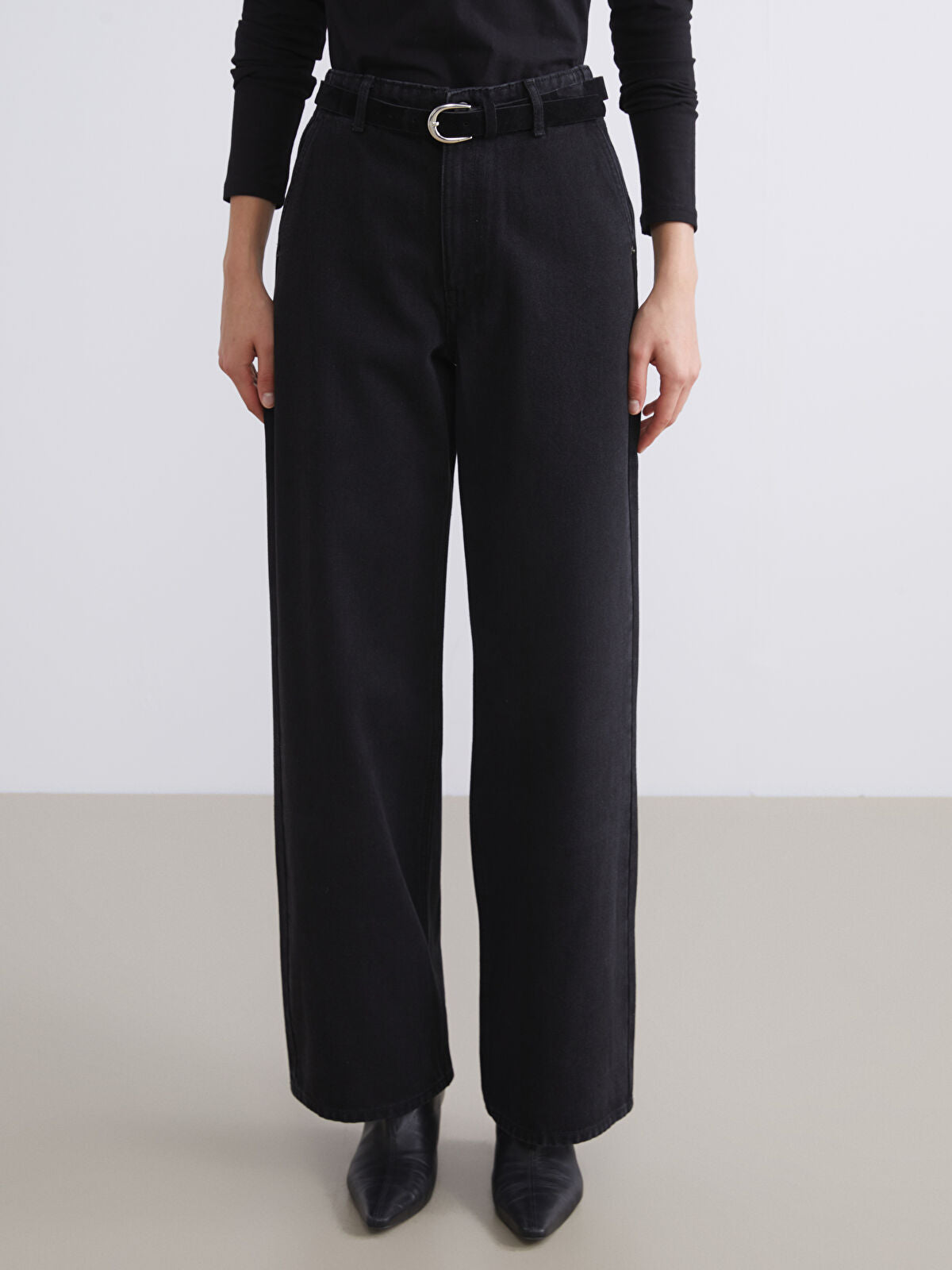 Women’s Belted Wide Leg Jean Pants