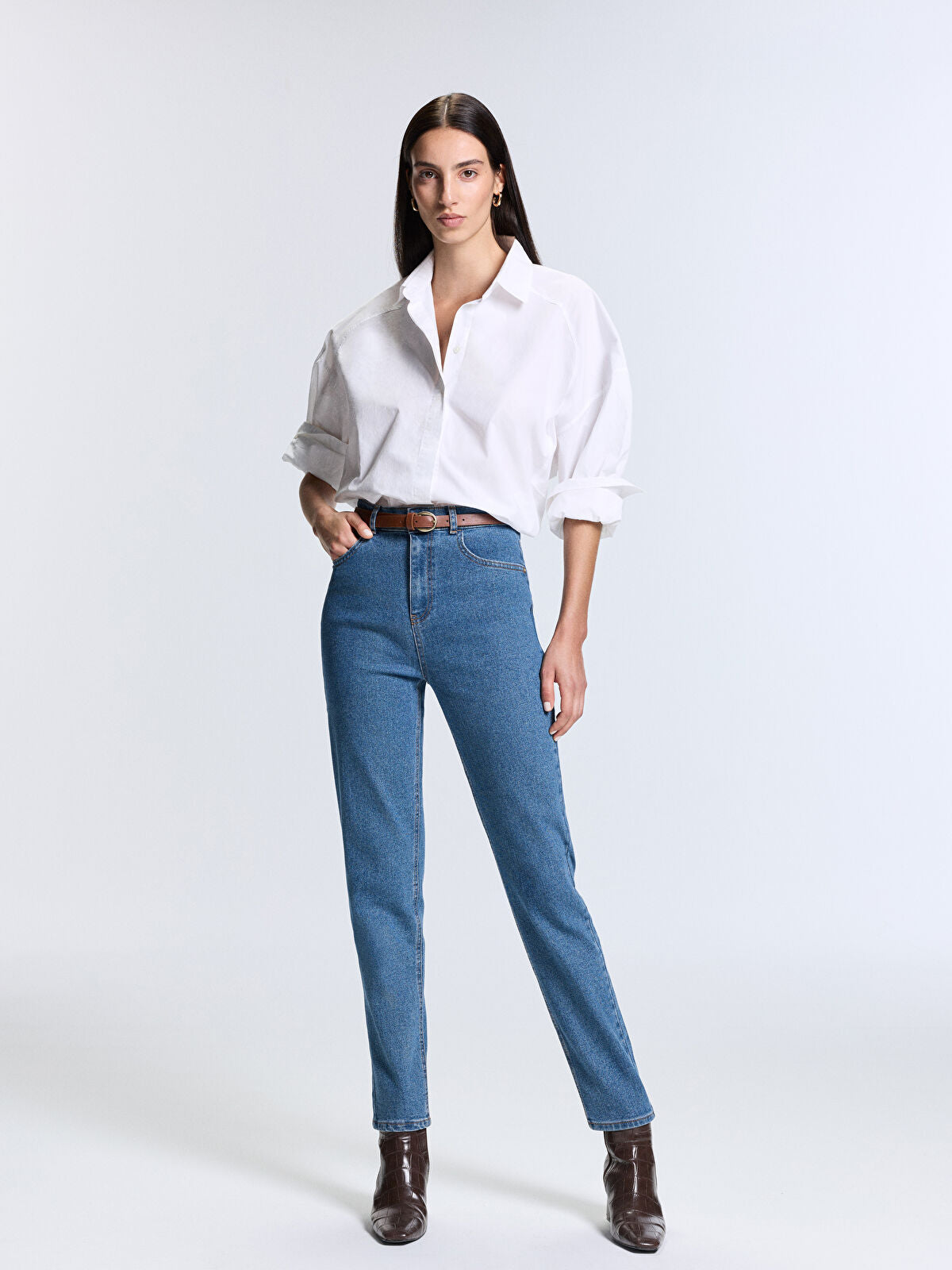 Belted Mom Fit Women's Jeans Pants