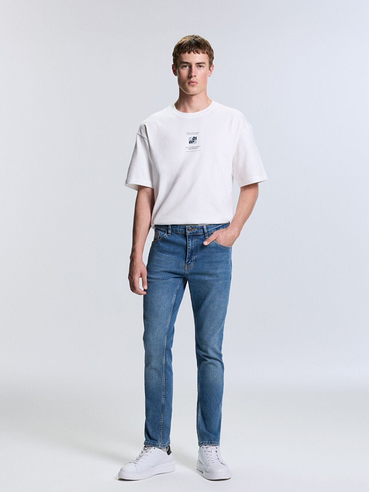 750 Slim Fit Men's Woven Jean Pantalon