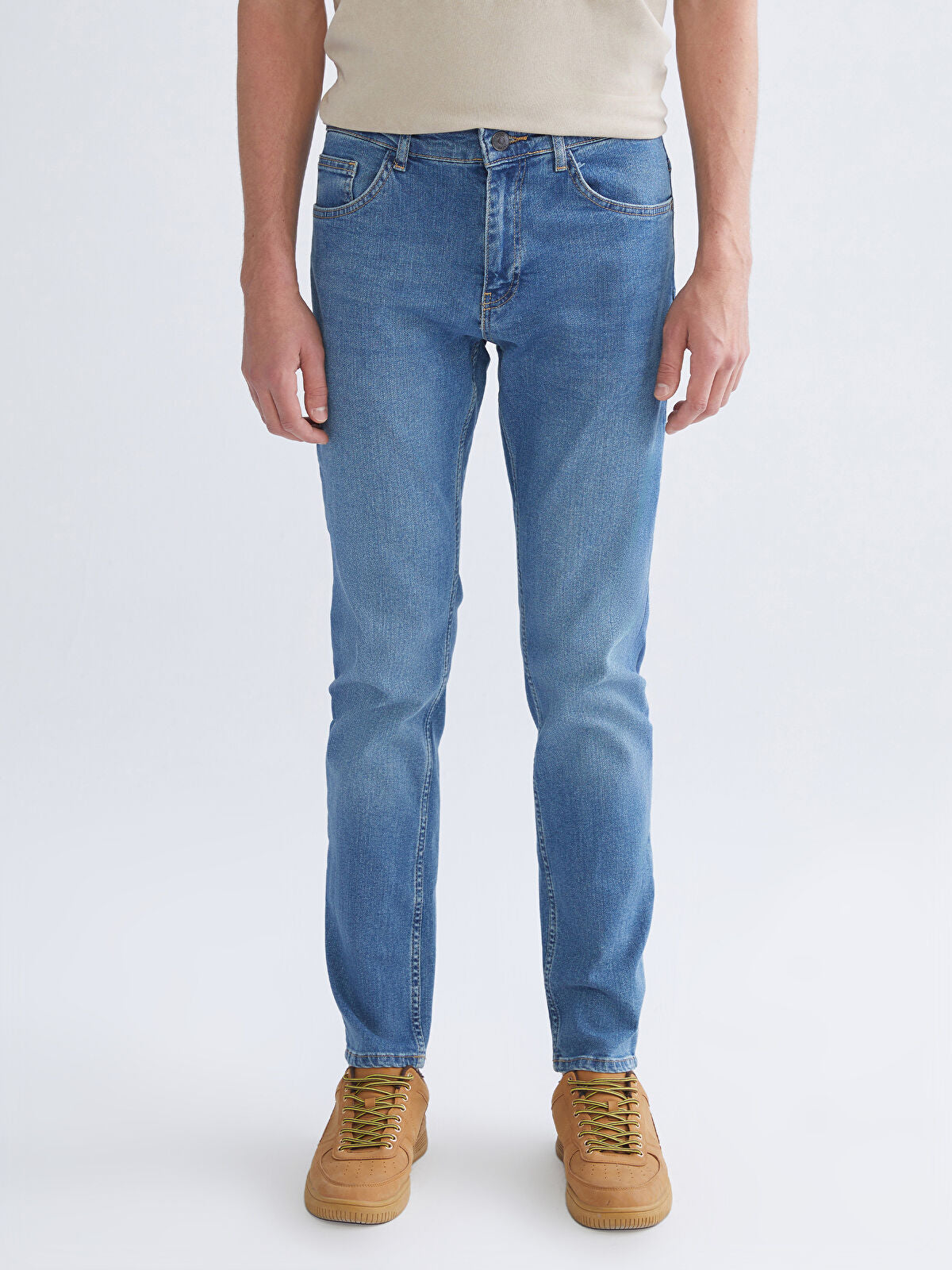 750 Slim Fit Men's Woven Jean Pantalon