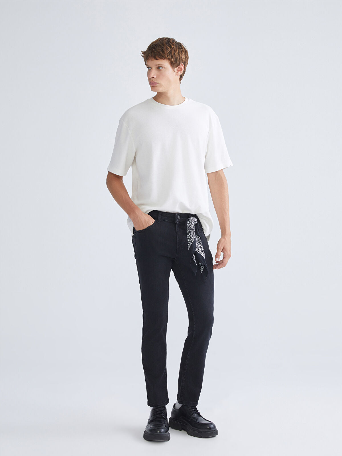 750 Slim Fit Men's Woven Jean Pantalon