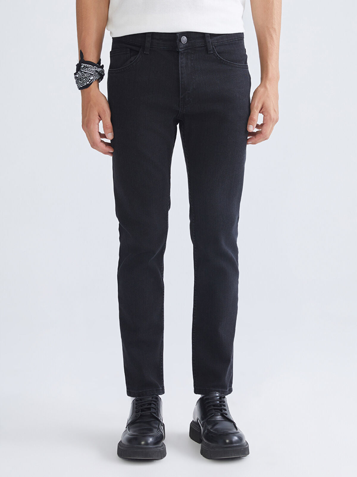 750 Slim Fit Men's Woven Jean Pantalon