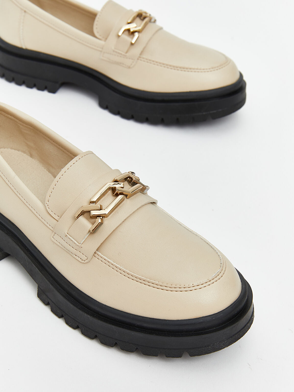 Glossy Kids Classic Girls' Shoe