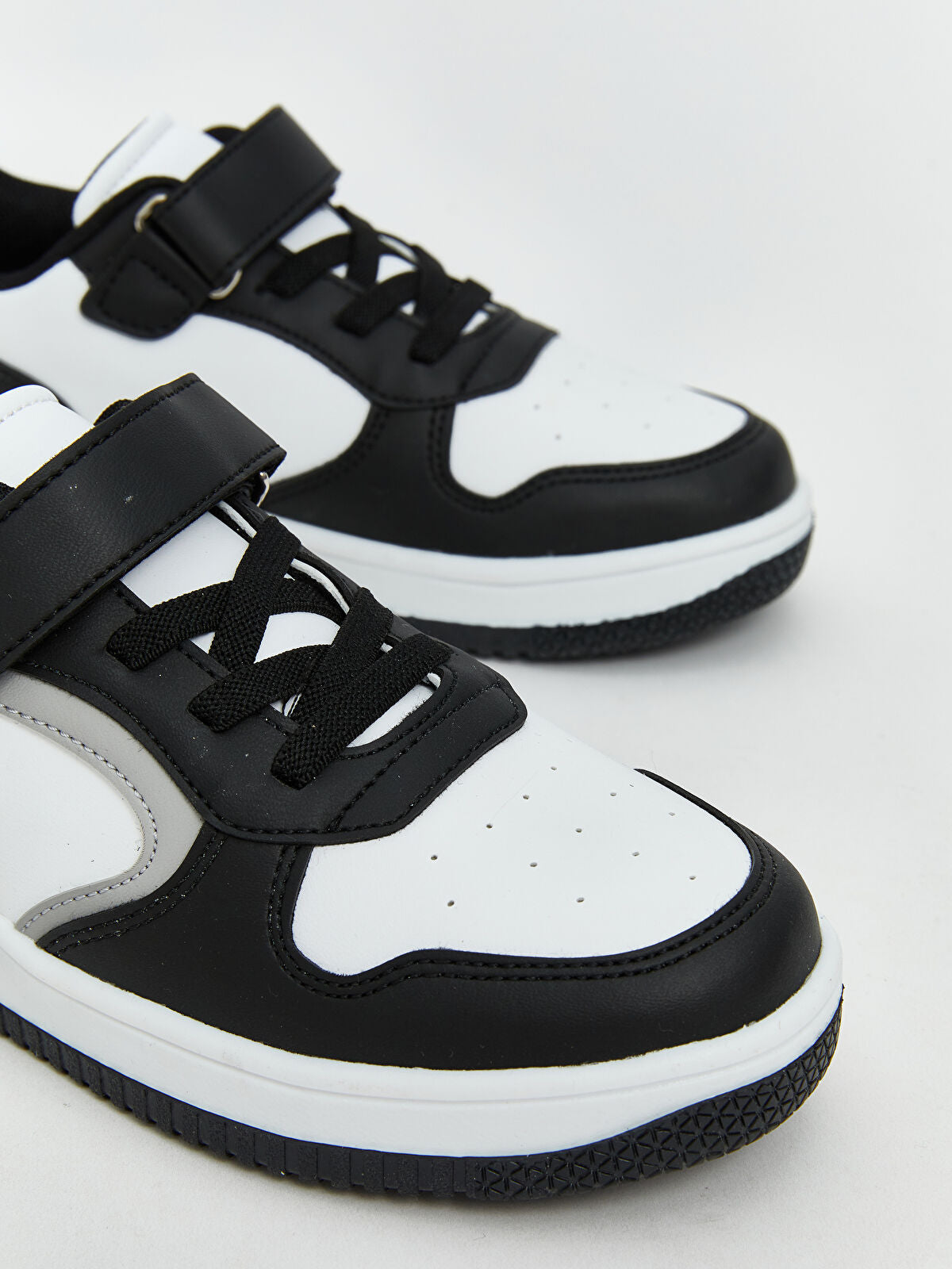 Scuff-Resistant Children's Sport Sneakers for Boys