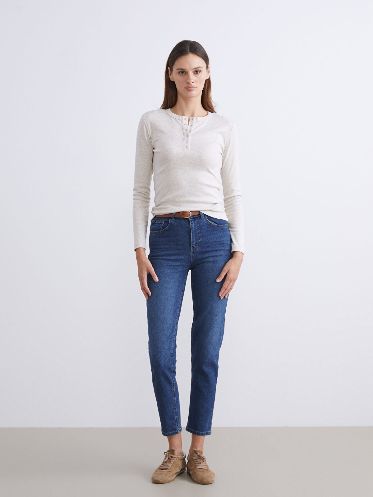 Belted Mom Fit Women's Jeans Pants