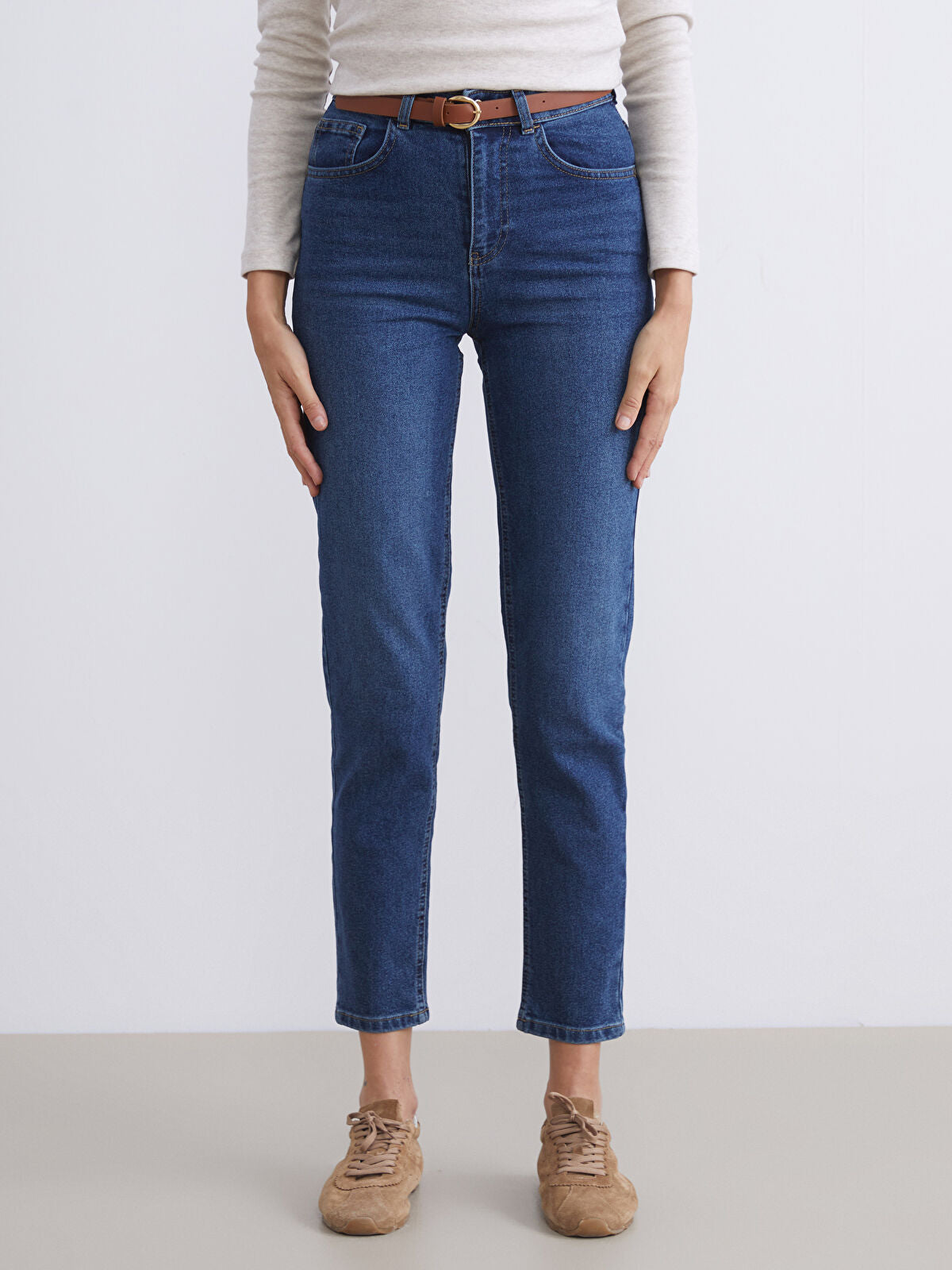 Belted Mom Fit Women's Jeans Pants