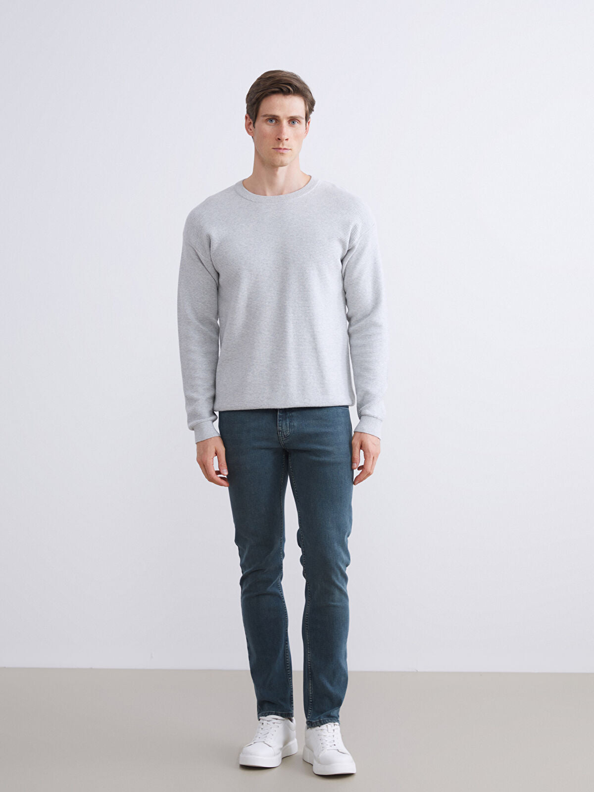 750 Slim Fit Men's Woven Jean Pantalon