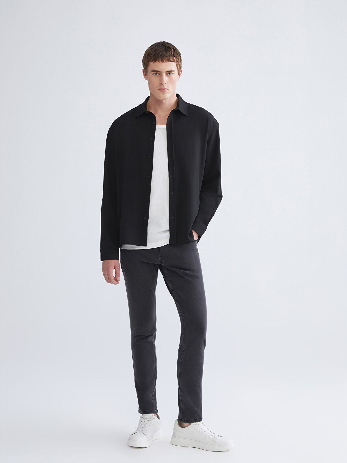 750 Slim Fit Men's Woven Jean Pantalon