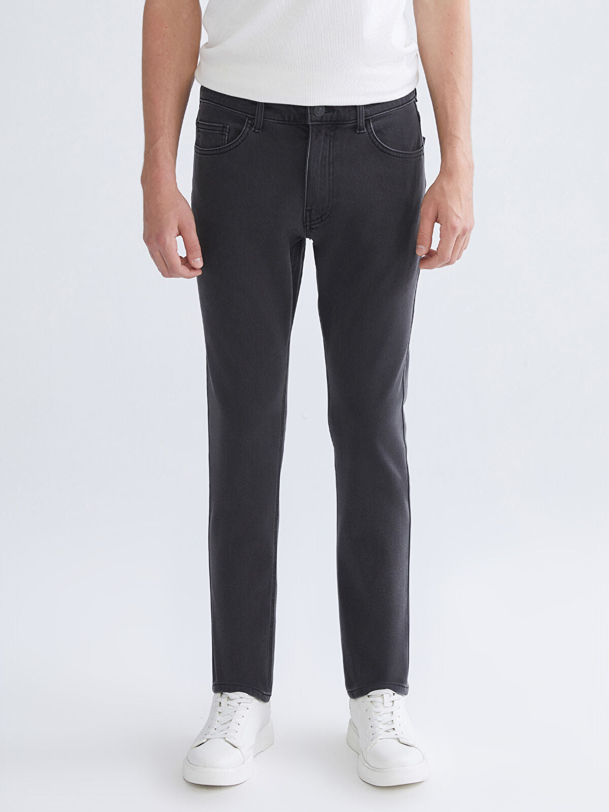 750 Slim Fit Men's Woven Jean Pantalon