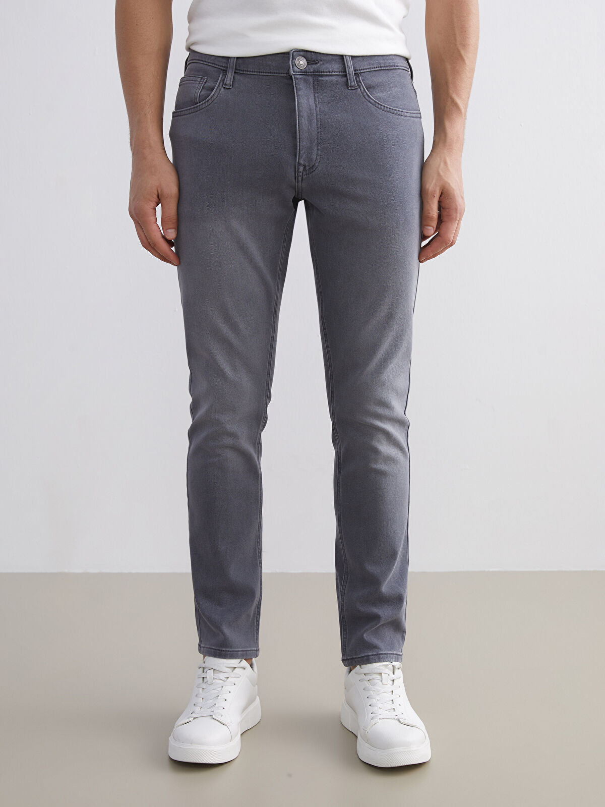 750 Slim Fit Men's Woven Jean Pantalon