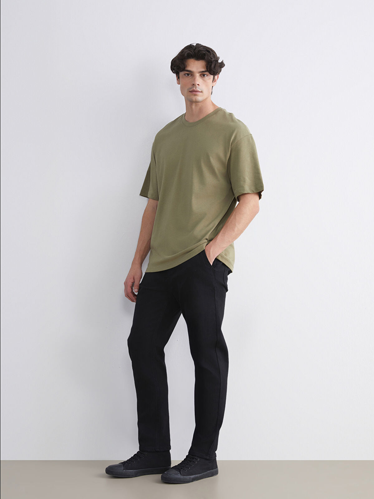 700 Men’s Straight Fit Jeans Pants