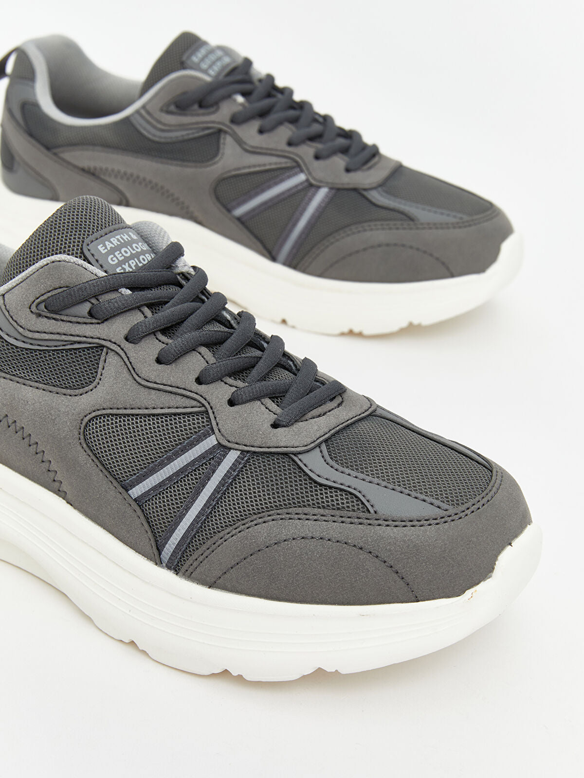 Slip-On Elaborate Men's Sports Shoe