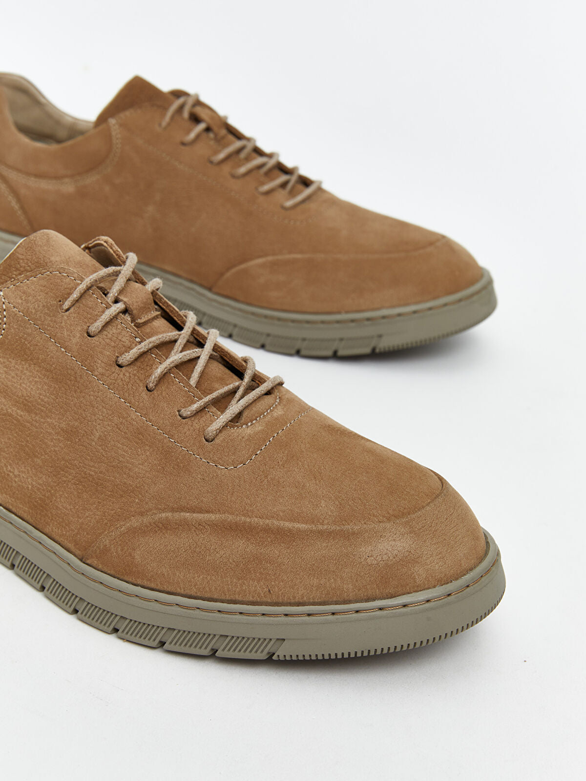 Sleek Appearance Men's Classic Shoe