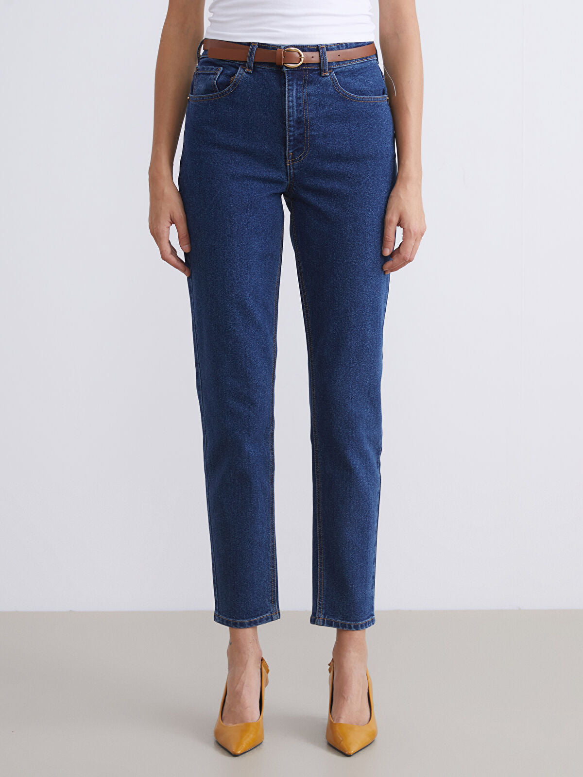 Belted Mom Fit Women's Jeans Pants