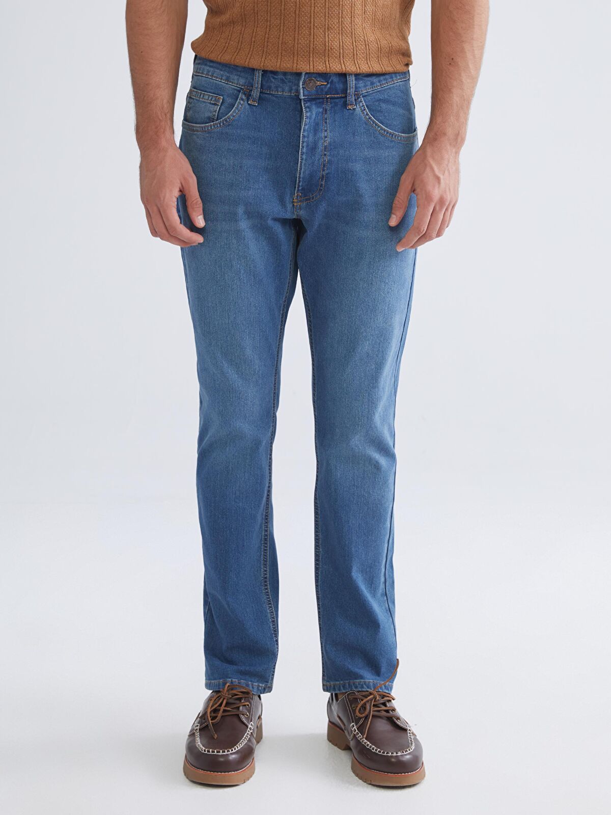 750 Slim Fit Men's Woven Jean Pantalon
