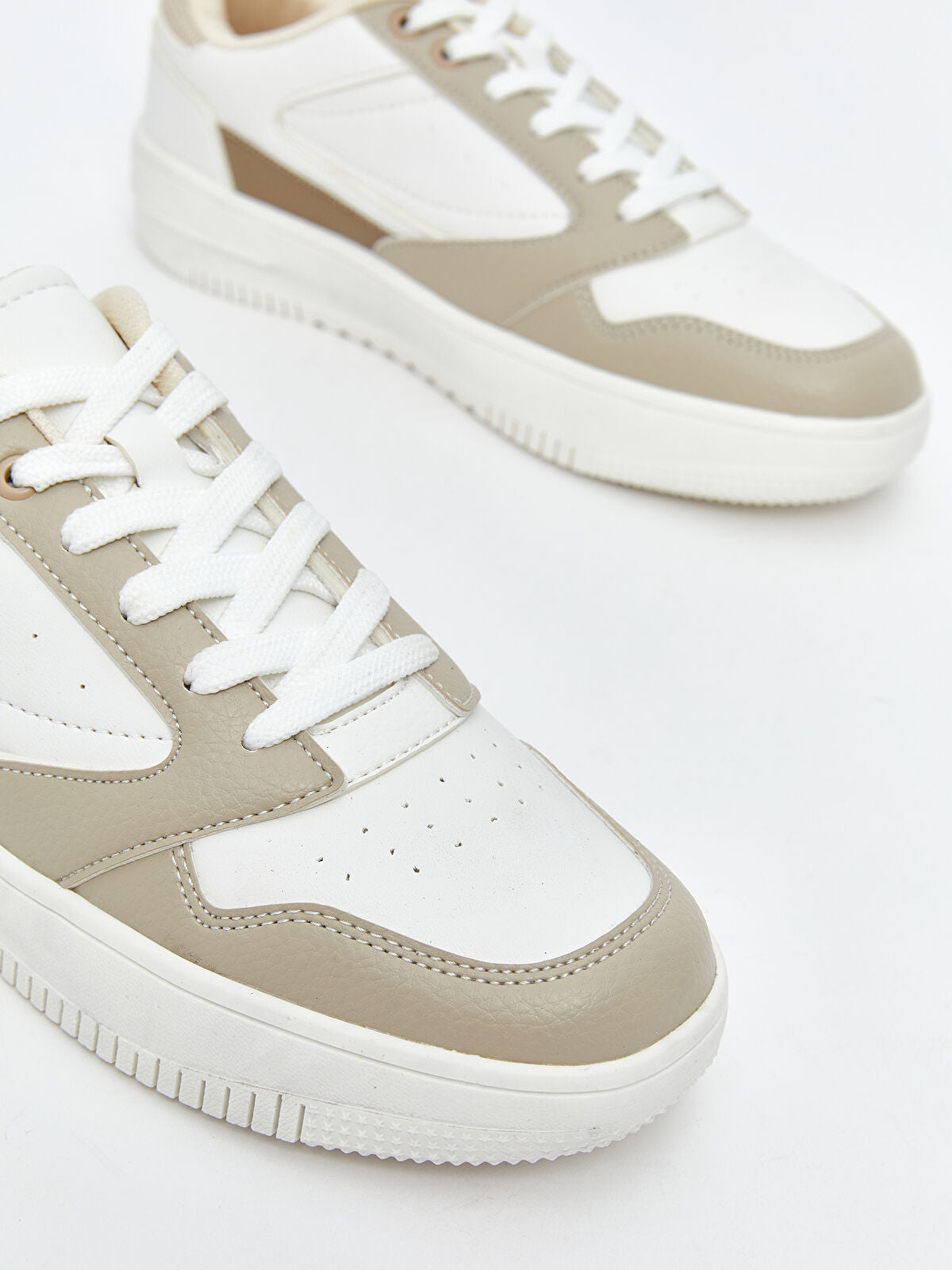 Buckle Women's Sport Shoes