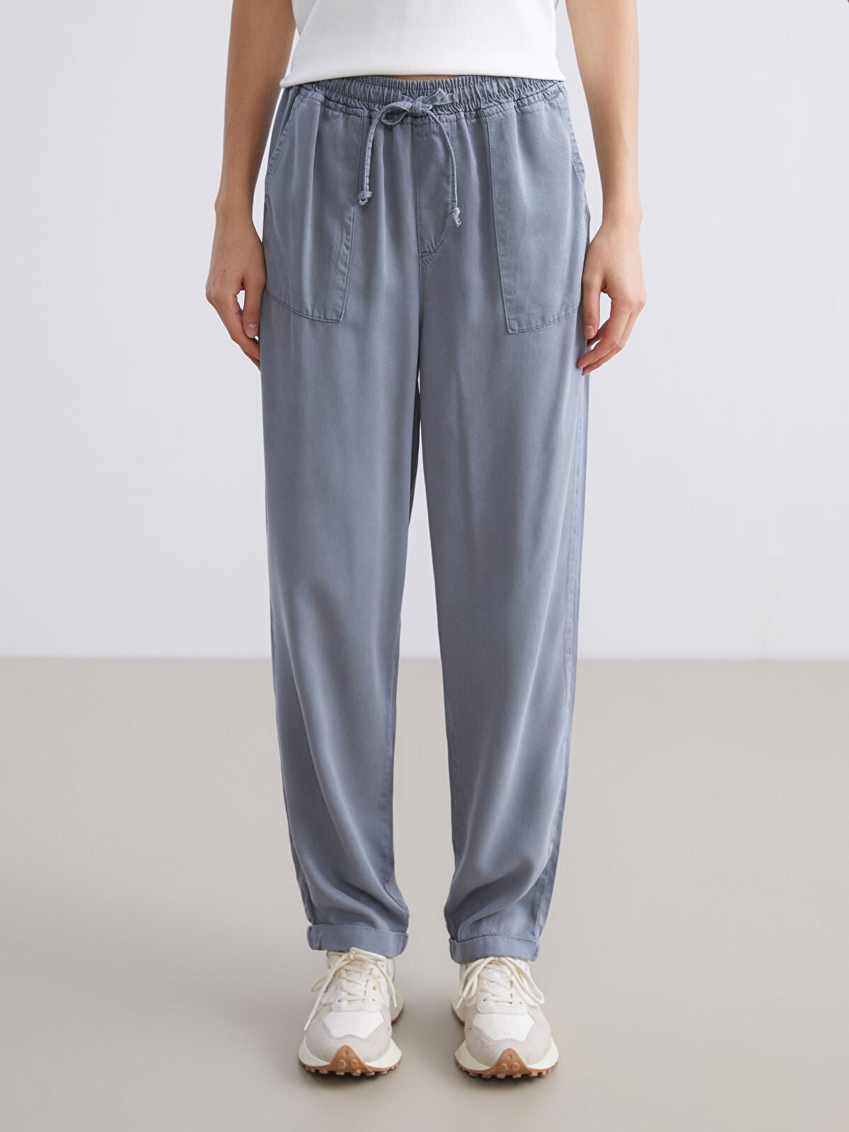 Elastic Waist Carrot Fit Women's Jean Pants