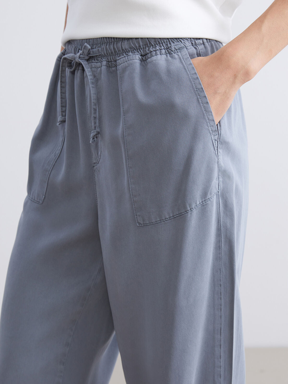 Elastic Waist Carrot Fit Women's Jean Pants