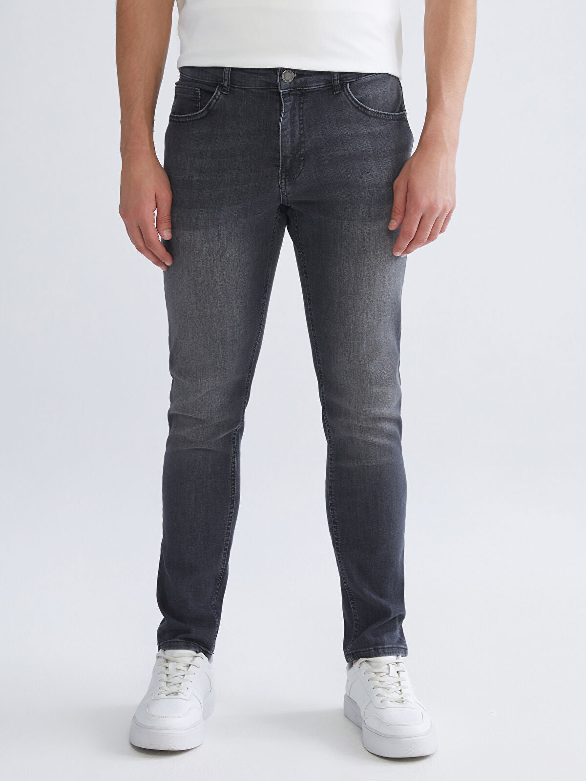 750 Slim Fit Men's Woven Jean Pantalon