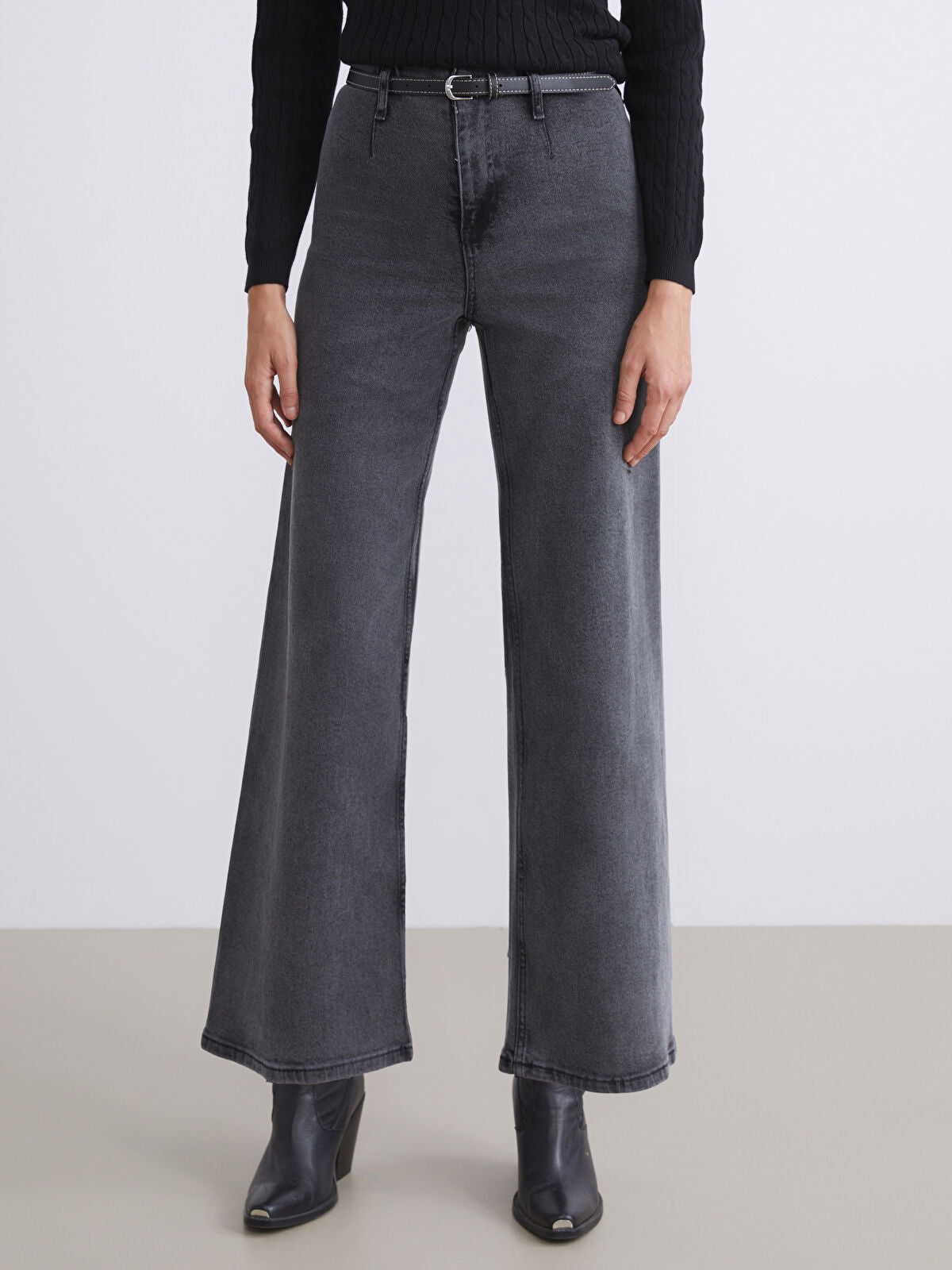 Women’s Belted Wide Leg Jean Pants