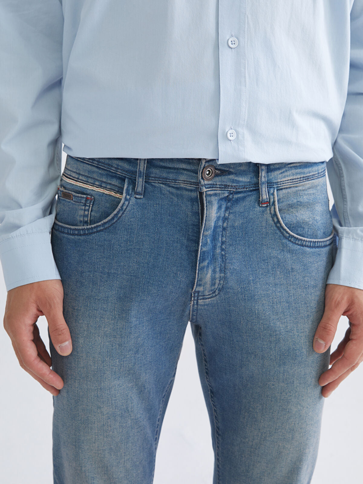 750 Slim Fit Men's Woven Jean Pantalon