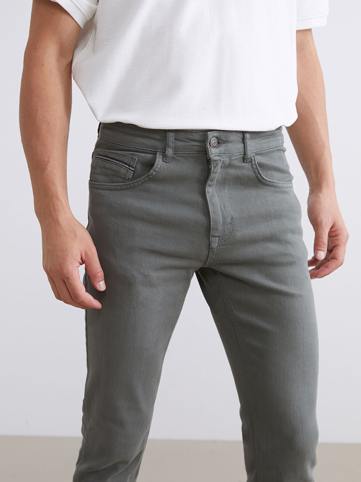 750 Slim Fit Men's Woven Jean Pantalon