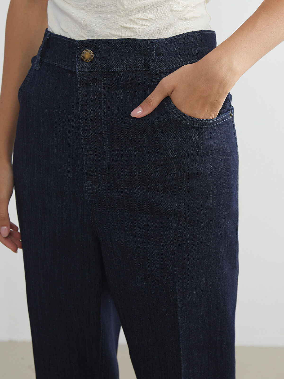 Straight Fit Women's Jeans Pants