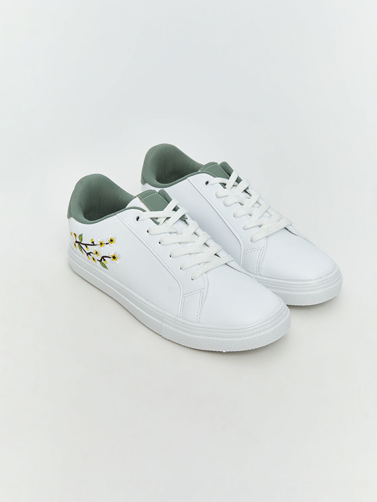 Flower Embellished Women's Sport Shoes