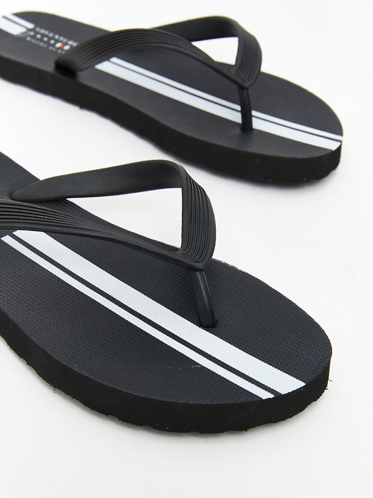 Single Strap Toe-Wheeling Man Sandal