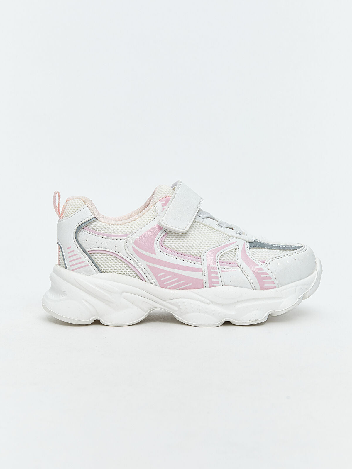 Strap-On and Crispy-Sounding Kids' Sports Shoes
